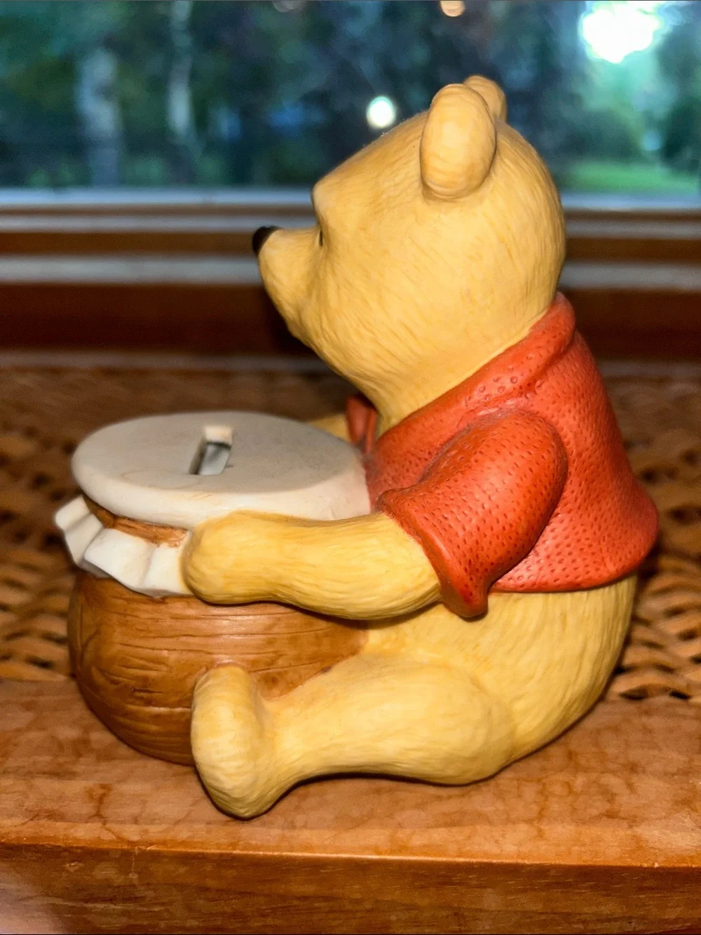 Disney’s Winnie the Pooh Honey Pot Bank Figurine (LC)